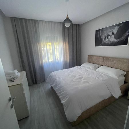A lovely 2-bedroom apartment Tirana Kültér fotó