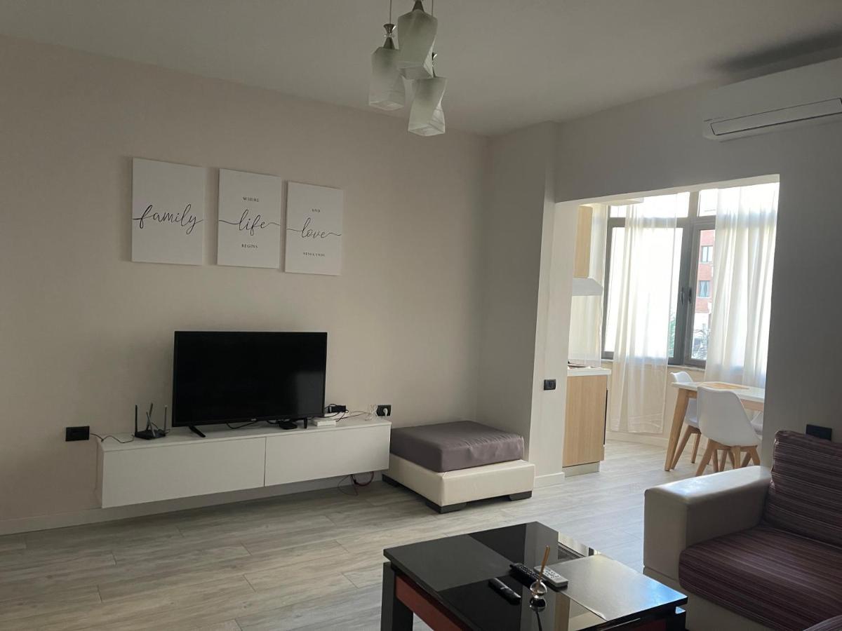 A lovely 2-bedroom apartment Tirana Kültér fotó