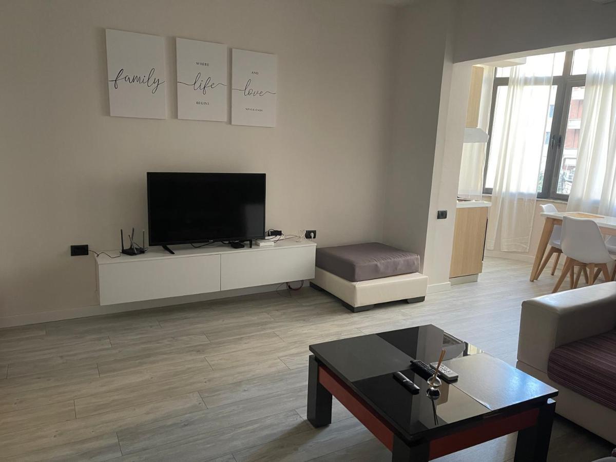 A lovely 2-bedroom apartment Tirana Kültér fotó