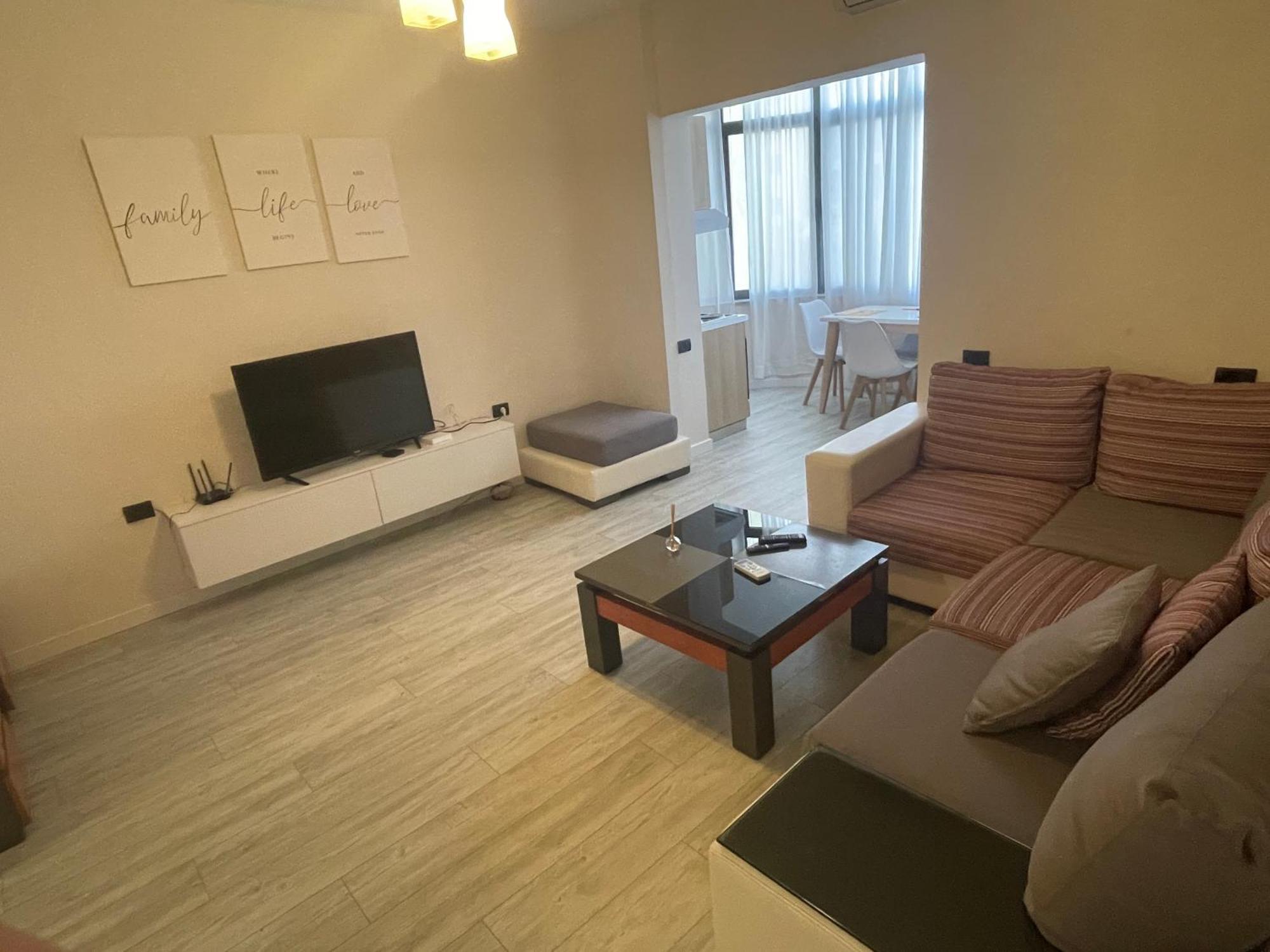 A lovely 2-bedroom apartment Tirana Kültér fotó